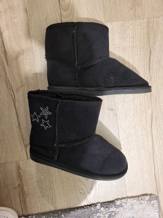 Vând cisme fete nr 34 noi