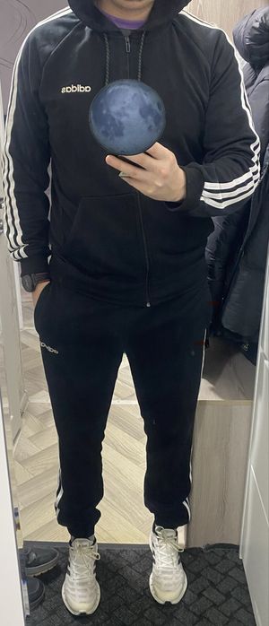 Продается спортивный костюм ADIDAS