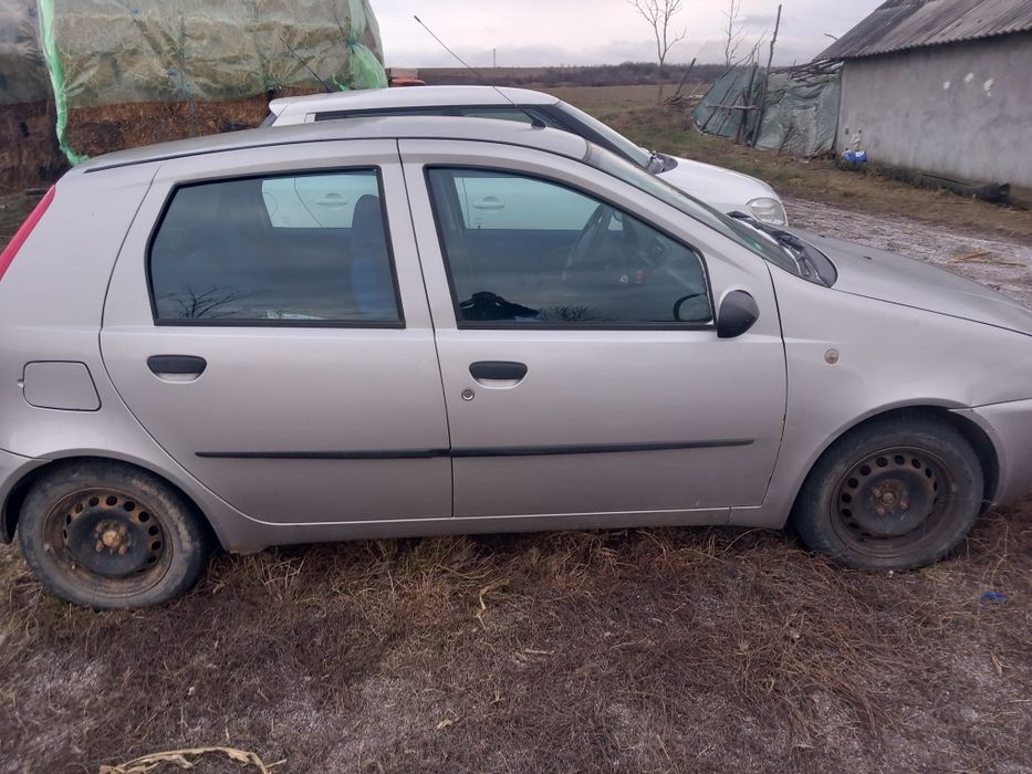 Vând Fiat Punto-masina de câmp