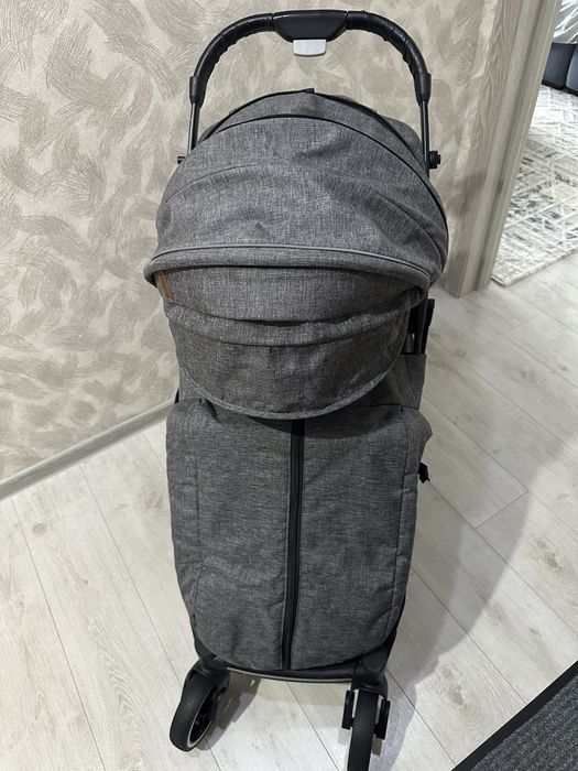 Продам прогулочную коляску