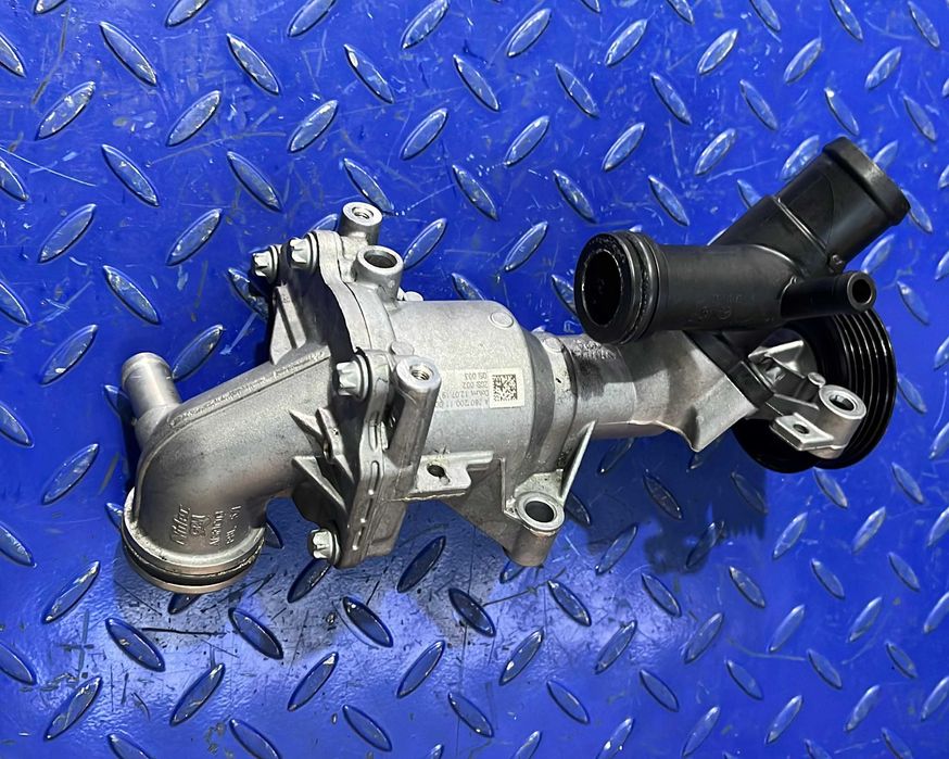 Pompa de apa Mercedes Benz A2602001100