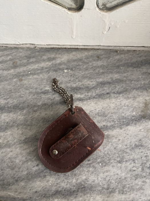 Qadimiy soatimiz sotiladi juda sifatli turibdi