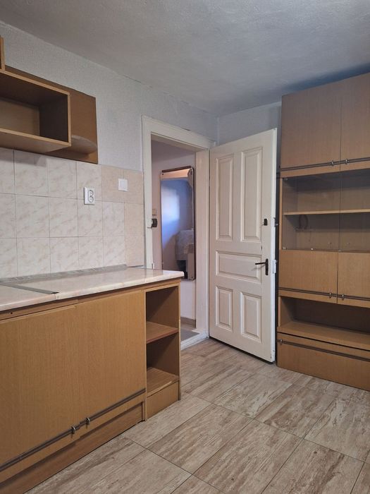 Приземно помещение под наем в гр. Плевен, широк център