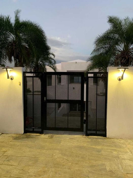 Солнечный уличный светильник IP67 2000 люмен 4000K IGT-ESL57-ЛЕДЯН