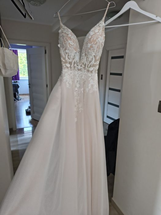 Vând rochie de mireasă