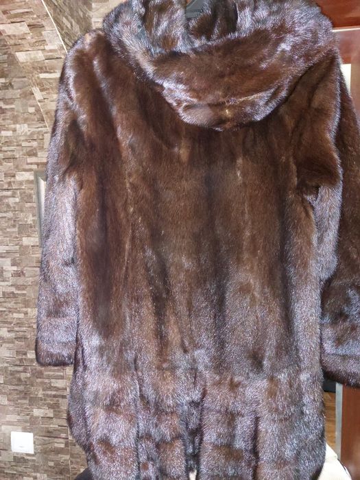 Продам норковую шубу.