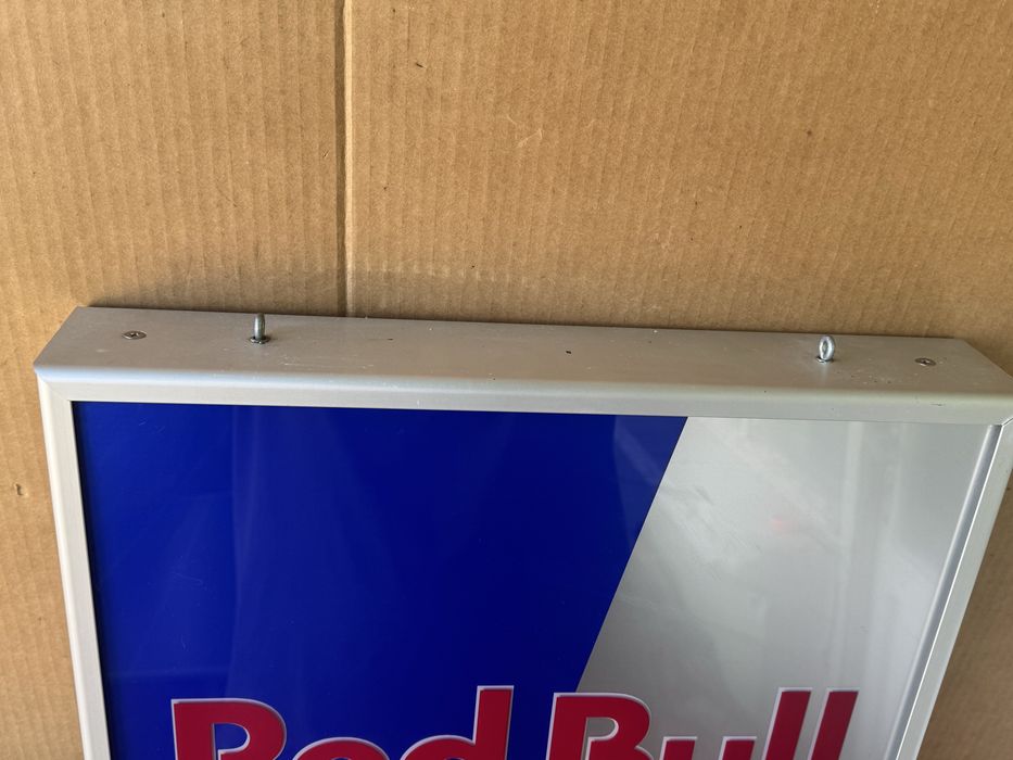 Светеща рекламна табела Red Bull Ред Бул , Рекламна табела