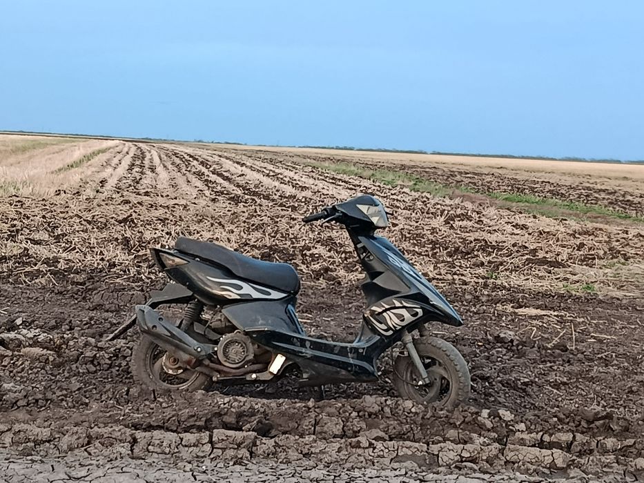 Скутер  125 кубов