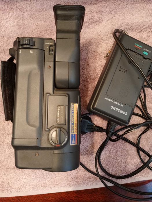 Продам видеокамеру Samsung