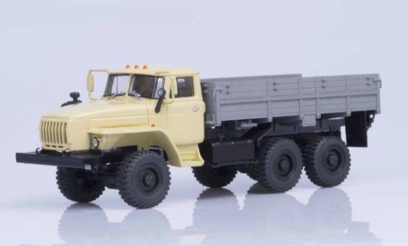 Ural model  1:43