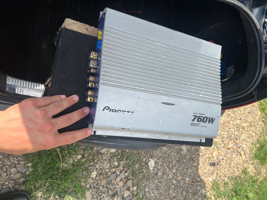 vând subwoofer auto