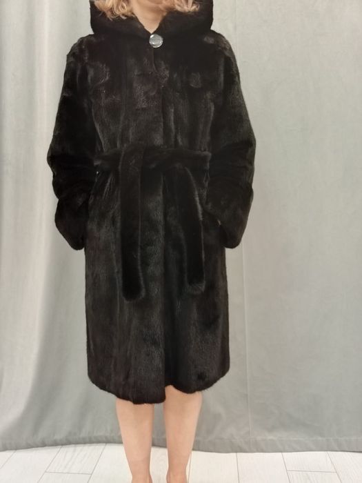 Шуба норковая, куплена в Дубае