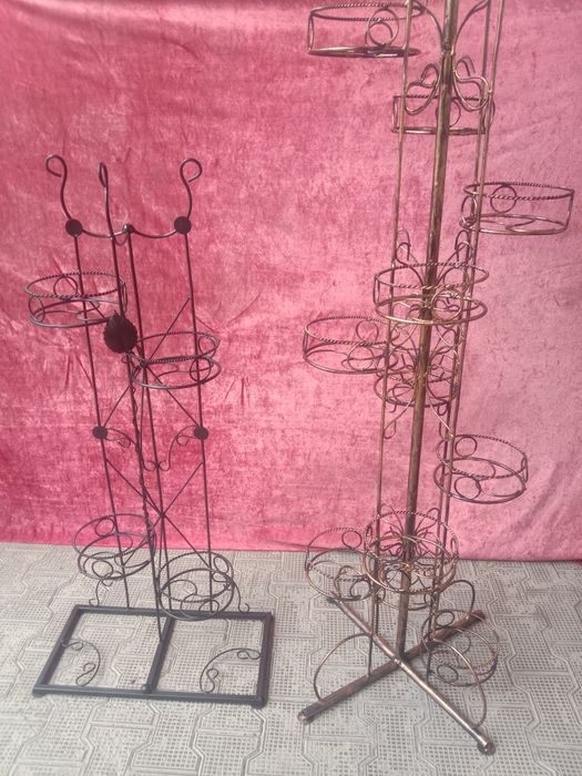 Подставки для цветов.