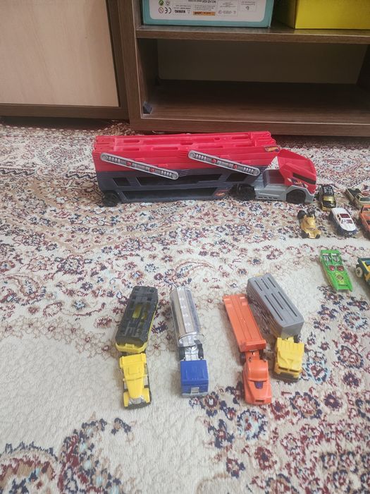 Машинки Hot wheels 115 штук