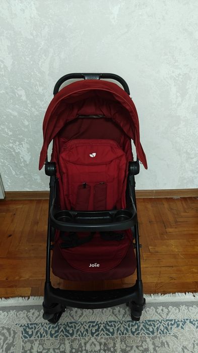 Продам коляску joie