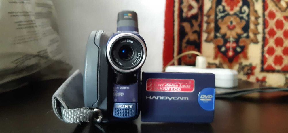 Продам видеокамеру SONY HANDYCAM DCR DVD91E