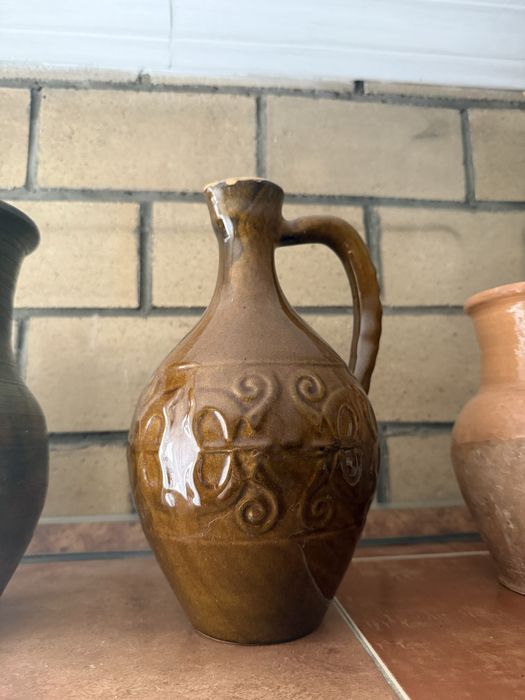 Глиняные кувшины