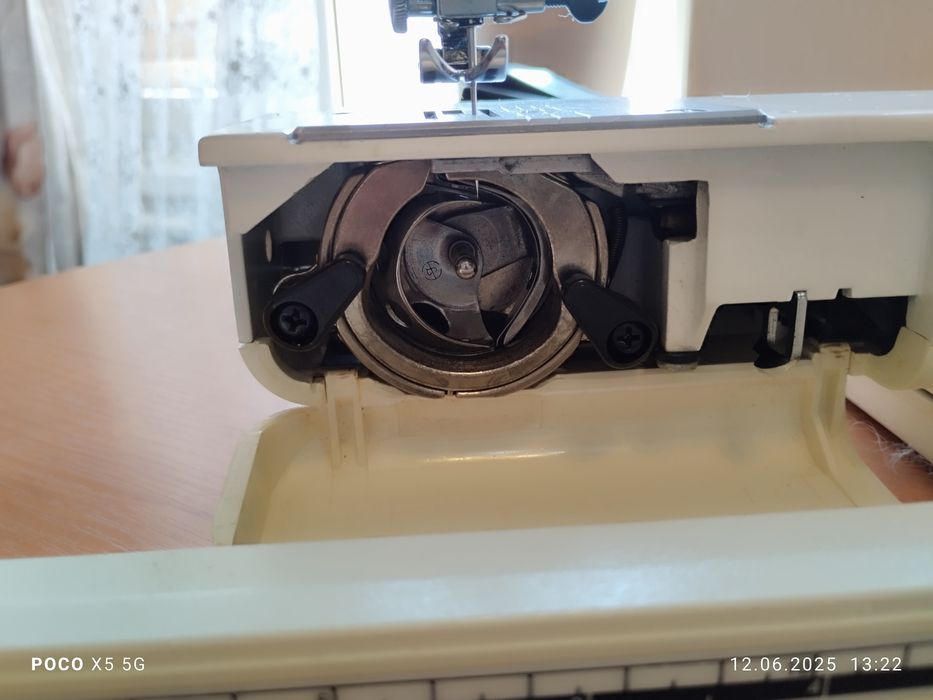 Продам швейную машинку janome 397g