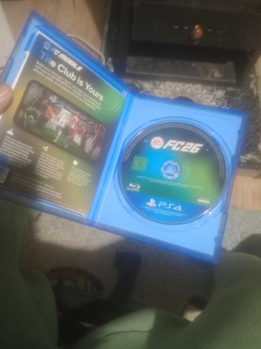 PS4 Pro-като нов+3 игри