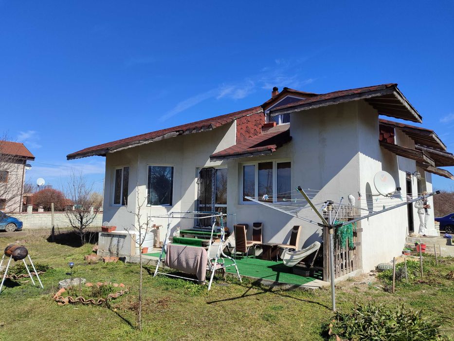 Двуетажна къща в Царичено