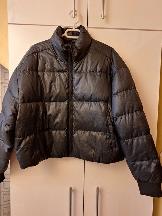 Яке,,  ,Cozi',размер XL,  черно  със змийска щампа,от Foot locker,