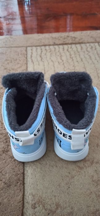 Кроссовки спортивные тёплые