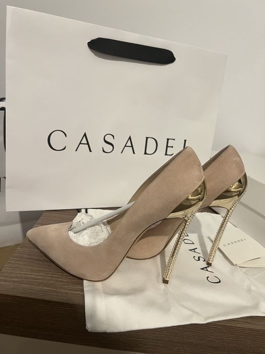 Vand pantofi Casadei