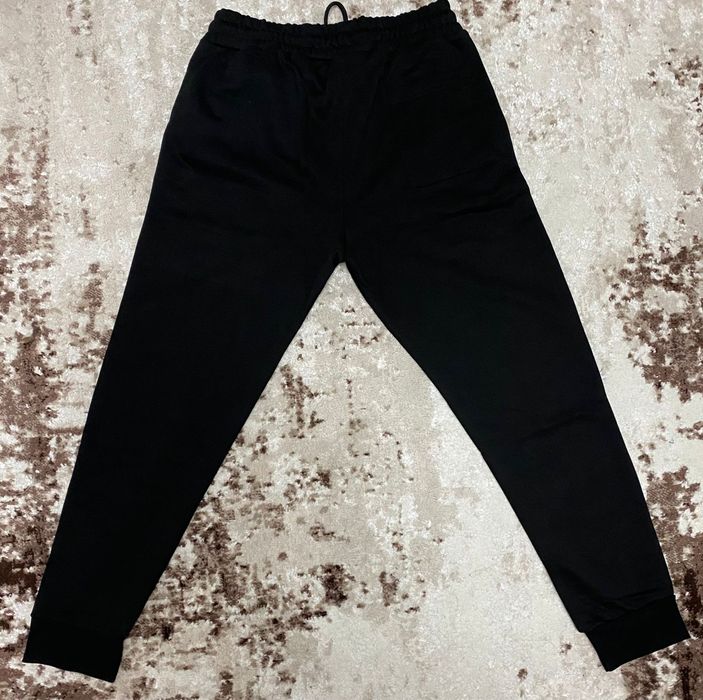 Vând compleu nou de bărbați Hugo