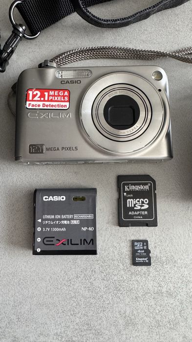 Vand aparat foto digital Casio , imprima data pe poza .