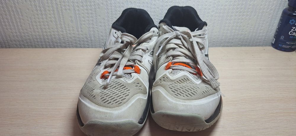 Кроссовки Asics белые