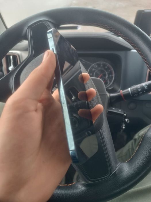 Iphone 12 pro max yaxshi