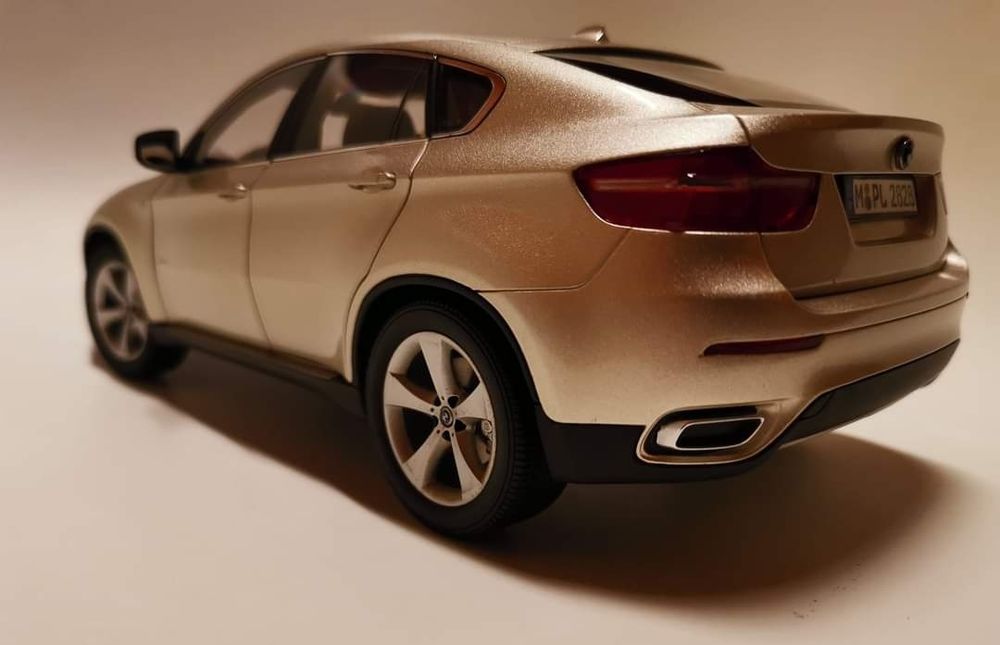 Machetă  BMW X 6 Gold  1/18 Kyosho  foarte rară pe auriu!