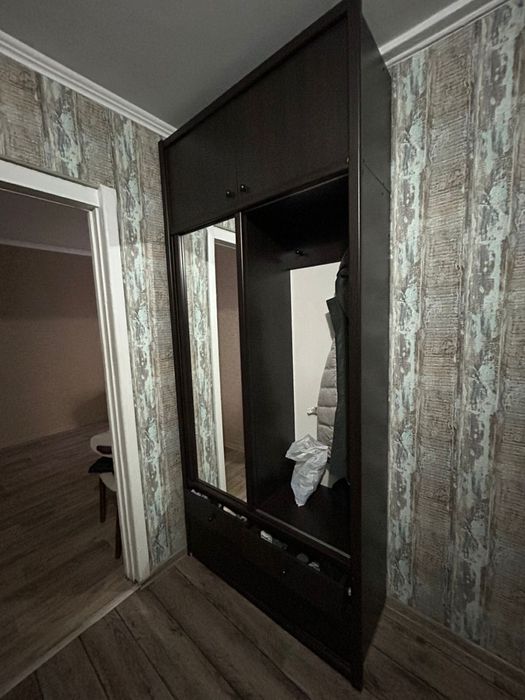 Продам мебель: Гарнитур, шкаф, Тв-тумба