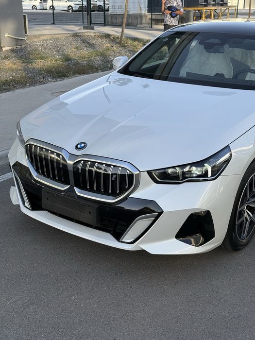 Bmw i5 40L 2025-Yil 14500 yurgan kraska tozza Full Hud+Tv dop option