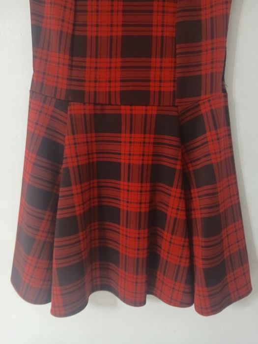 Даска червена рокля