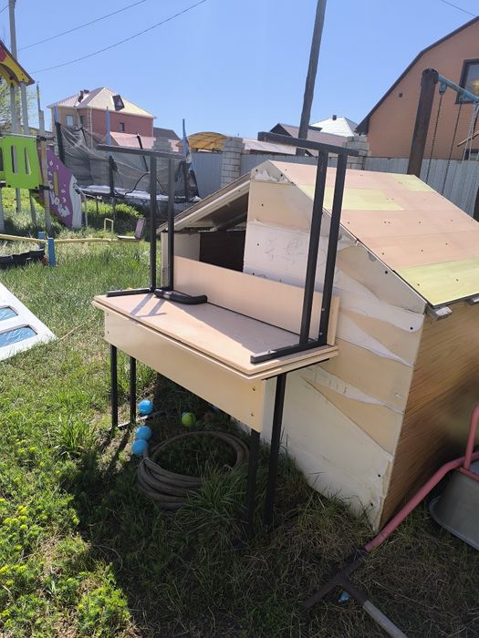 Парта, письменный ученический стол