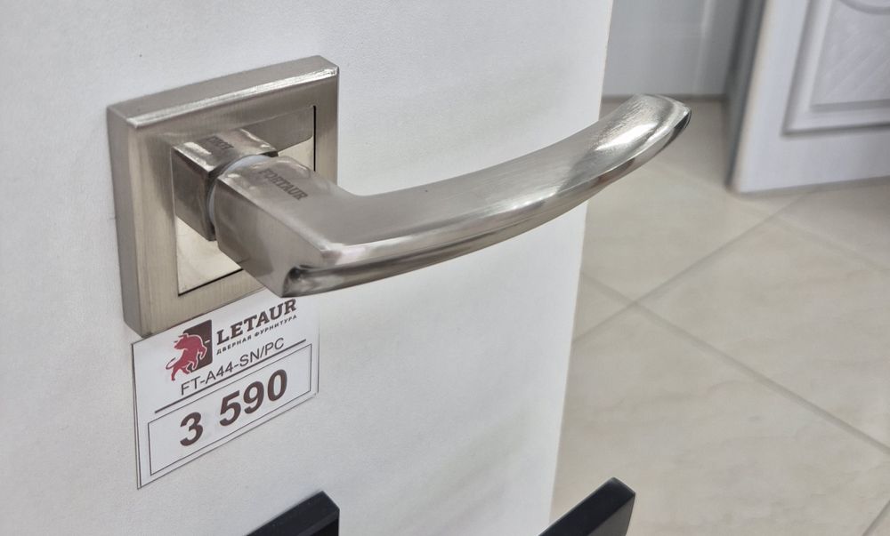 Продам дверные ручки. Letaur