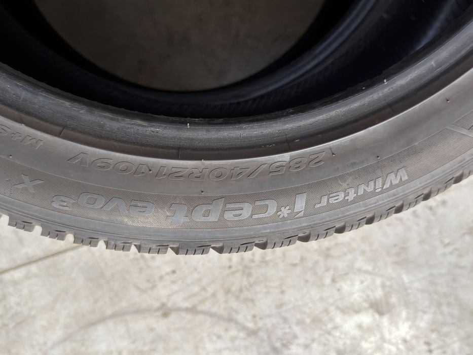 Vand 2 anvelope 285/40/21 hankook de iarnă ca noi