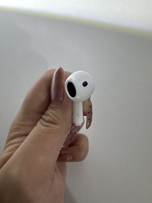 Airpods 4 правый наушник