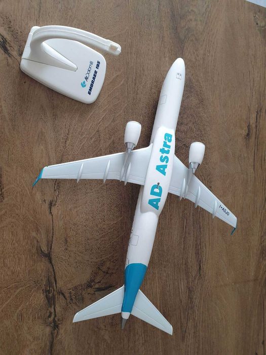 Macheta avion Air Dolomiti Embraer | Decoratie | Perfect pt cadou