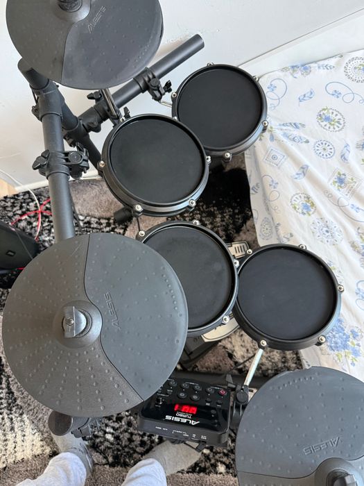 Продавам електрически барабани”Alesis Turbo module”