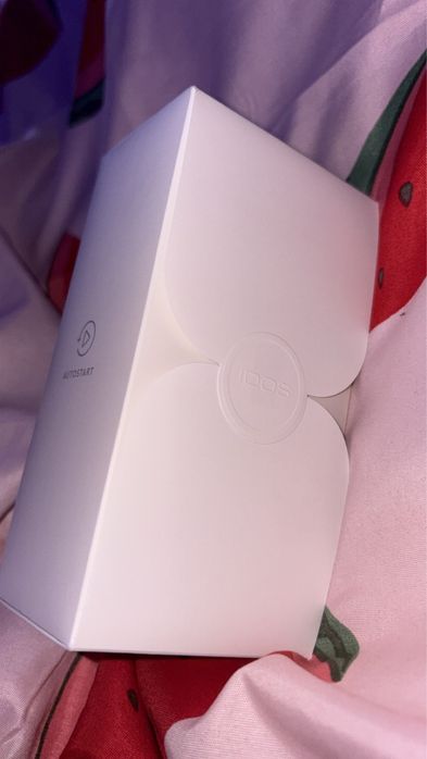 Aparat IQOS mov intr o componenta