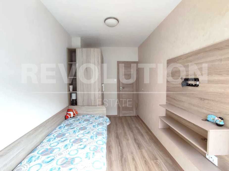 Тристаен апартамент в района на Спортна зала/ След основен ремонт!!!