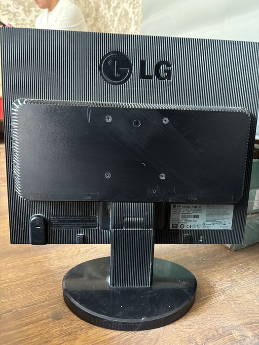 Монитор компютер LG