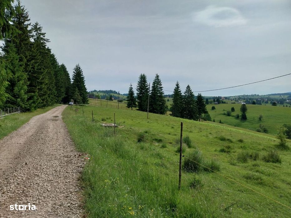 De vânzare!    Parcele teren, construibil,în Piatra Fântânele BN!