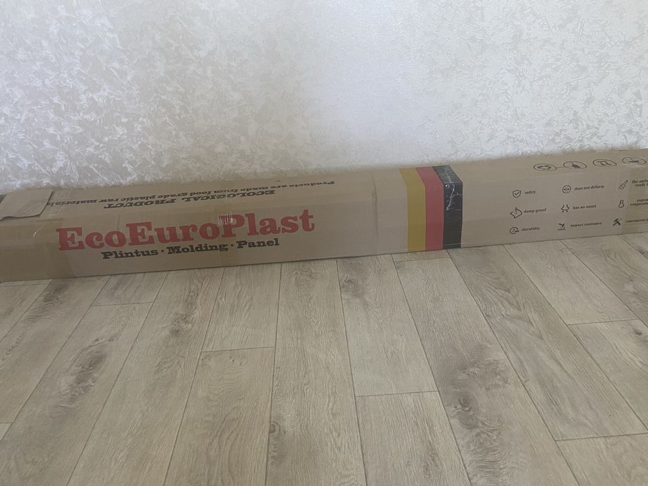 Плинтус EcoEuroPlast новый в упаковке