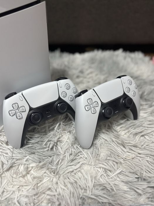 PlayStation 5 с ДВА джойстика и ПЕТ игри!