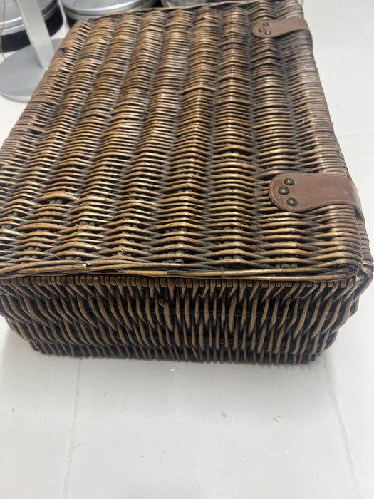 Набор для пикника плетенный чемодан