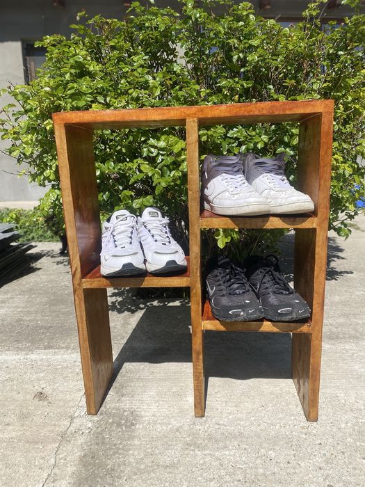 Suport adidași lemn masiv / raft încălțăminte handmade