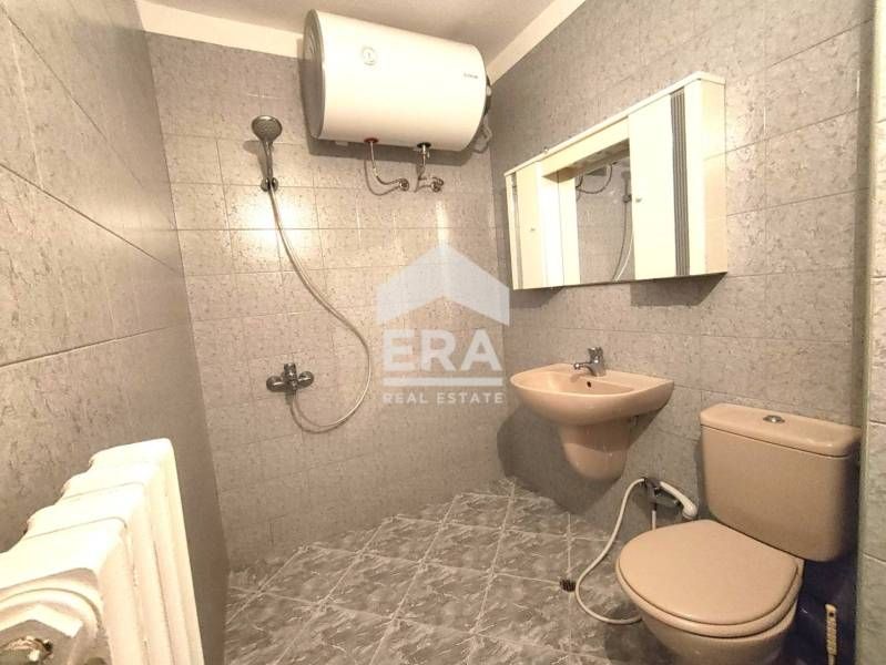 Двустаен апартамент с гараж под наем до м-с "Европейски съюз", х-л "Хе